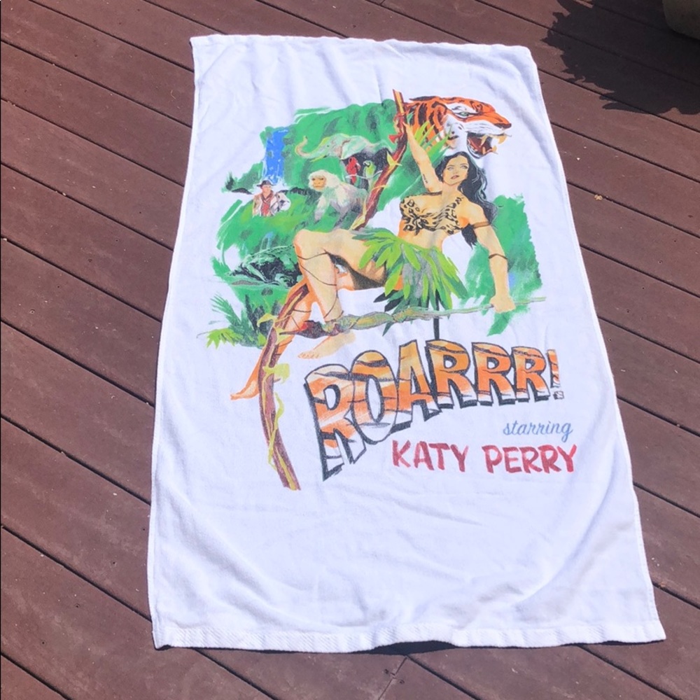 Rare Katy Perry VIP Prismatic WorldTour Roar Towel